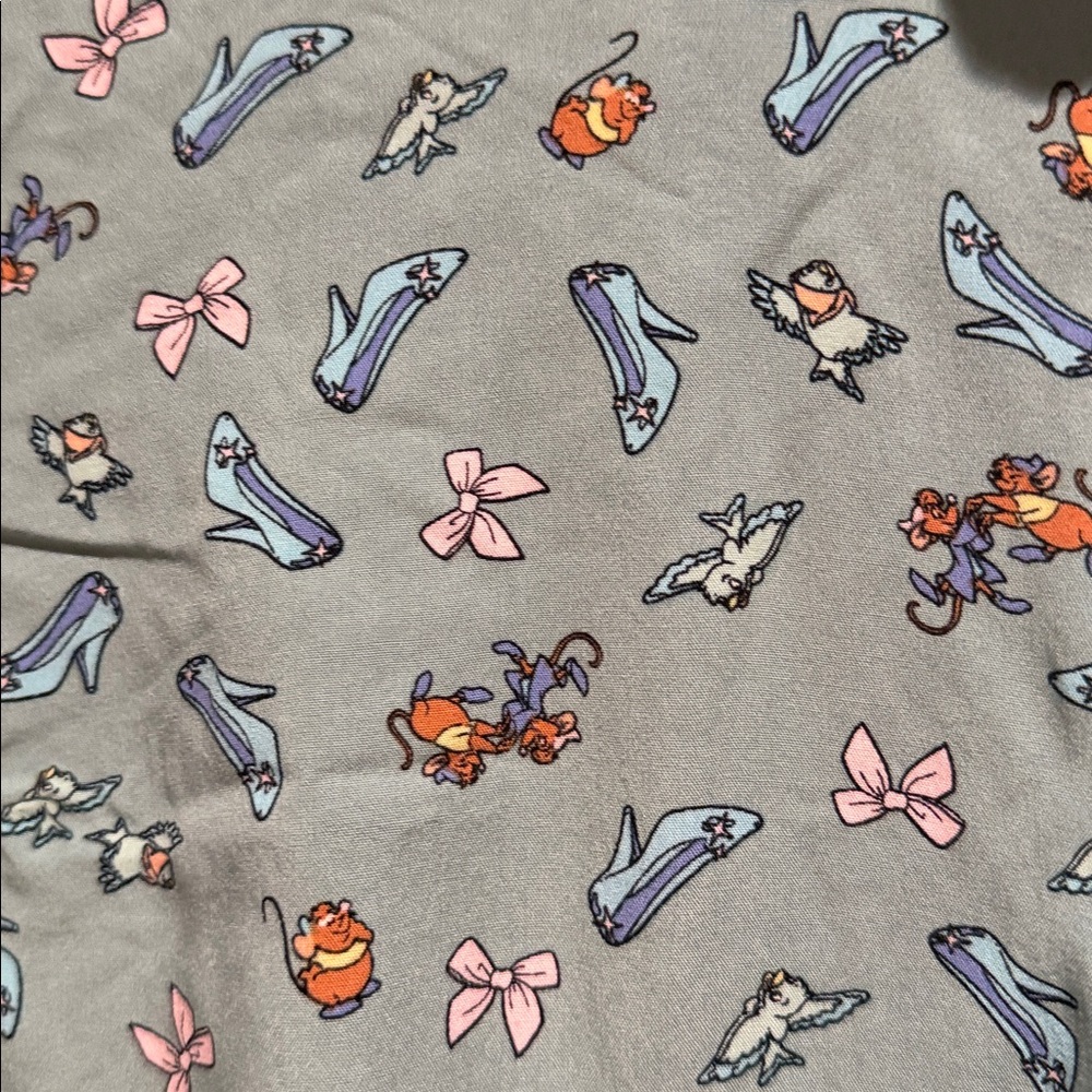 Her Universe Disney XL Cinderella Icon Woven Button Up Shirt Jaq Gus Blue Blouse - Picture 3 of 3